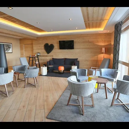Apartment In Les Menuires With Spa & Pool Saint-Martin-de-Belleville